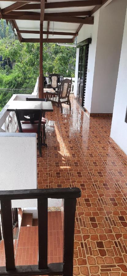 Sun Top Inn เอลลา ภายนอก รูปภาพ